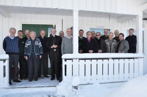 På årets møte i Nettverk for evangelisk-luthersk kirkesamarbeid deltok: Knut Alfsvåg (fra venstre), Boe Johannes Hermansen, Ulf Asp, Hans Olav Okkels, Leif G. Jensen, Göran Beijer, Asbjørn Hjorthaug, Bengt Birgersson, Bjørn Langgård, Risto Somaries, Roland Gustafsson, Joachim Grün, Juhana Pohjola, Alf Danbolt, Thor Henrik With, Erik A.H. Okkels og Jan Bygstad. Rolf Ekenes og Johan Haga var ikke tilstede da bildet ble tatt.  Foto: Toril Asp